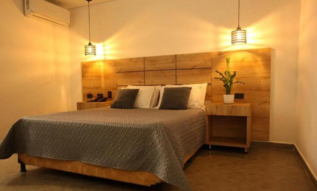 ***  Hotel California Med Medellin Colombia